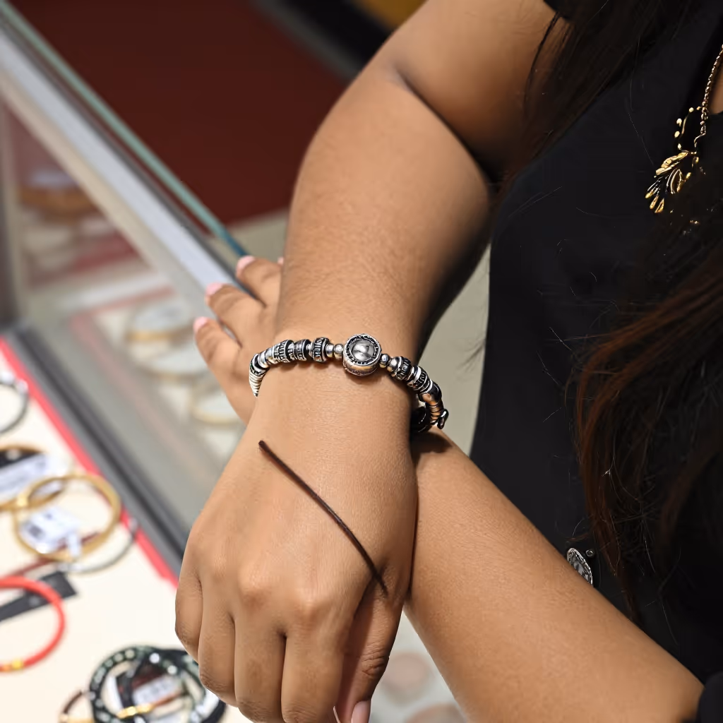 Visual example for Armband: das Armband